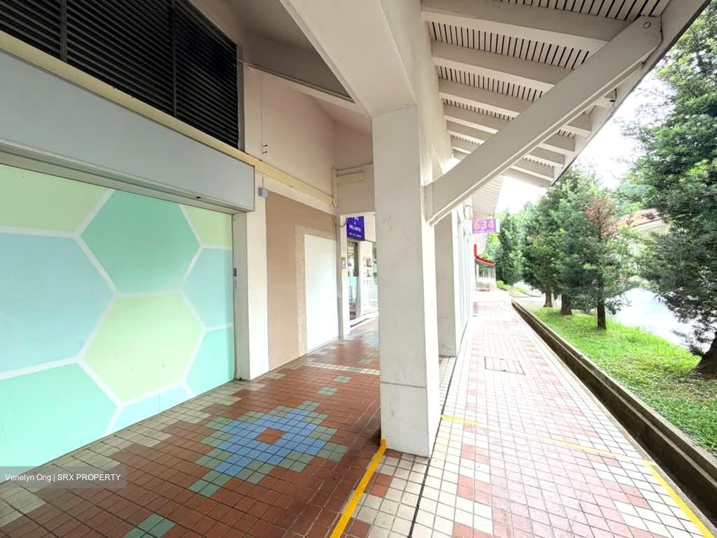 Bukit Batok Central (D23), Shop House #595644921